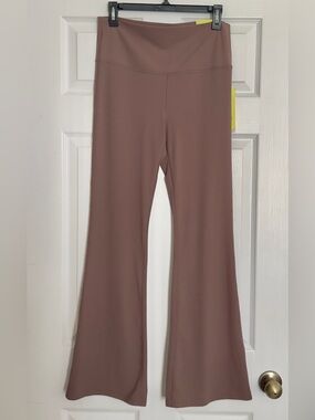 NWT All In Motion Everyday Soft Ultra High Rise Flared Legging XL Regular Length